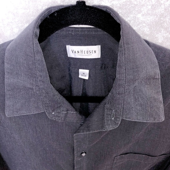 Van Huesen button down shirt - Picture 3 of 3